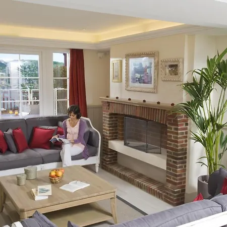 Resort Et Spa 3p 6p. House